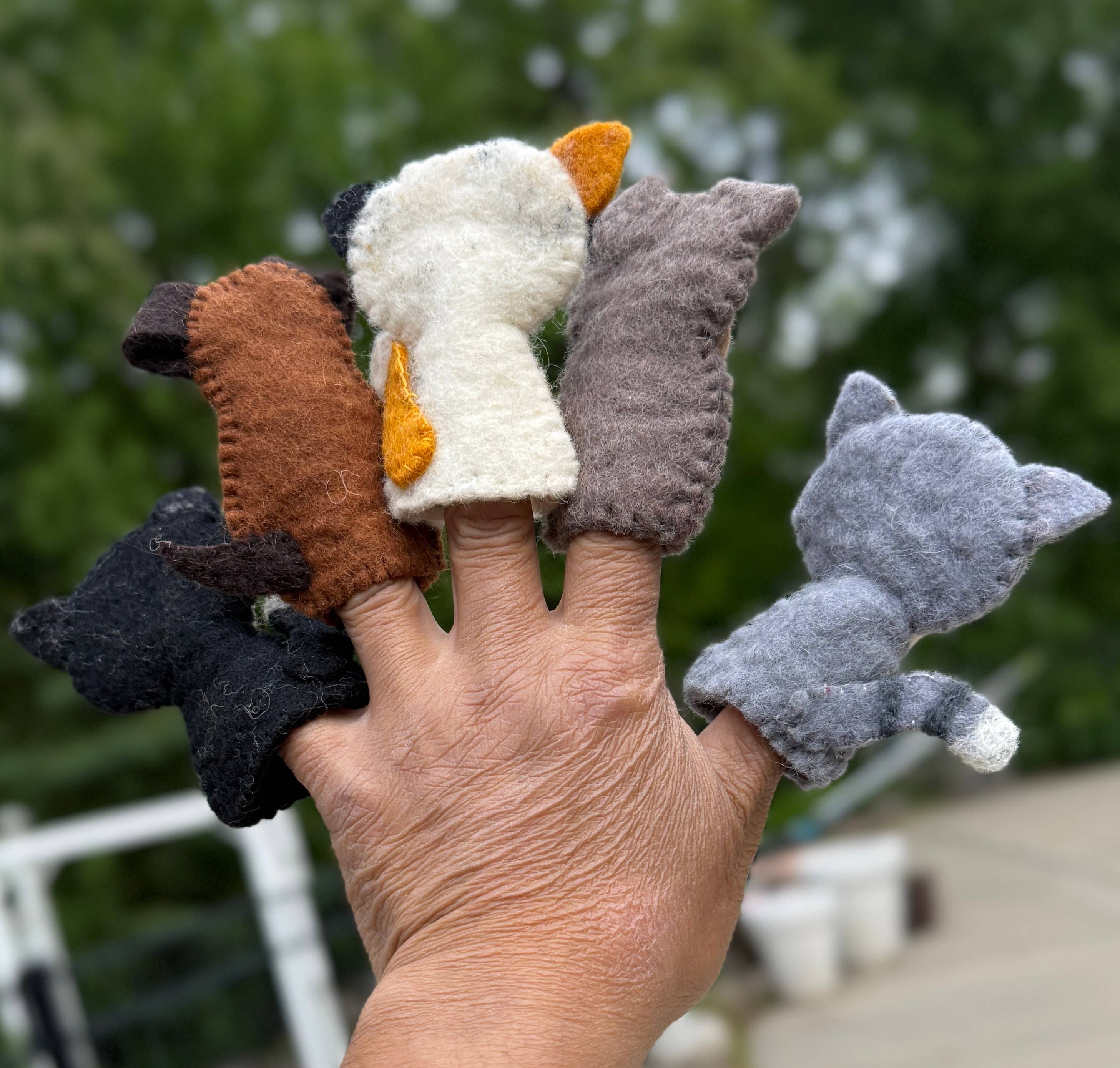 Lungta Imports - Wholesale Finger Puppet - Kids & Baby - Finger Puppets, Cats & Dogs, Hand Felted Set of 5 pcs1