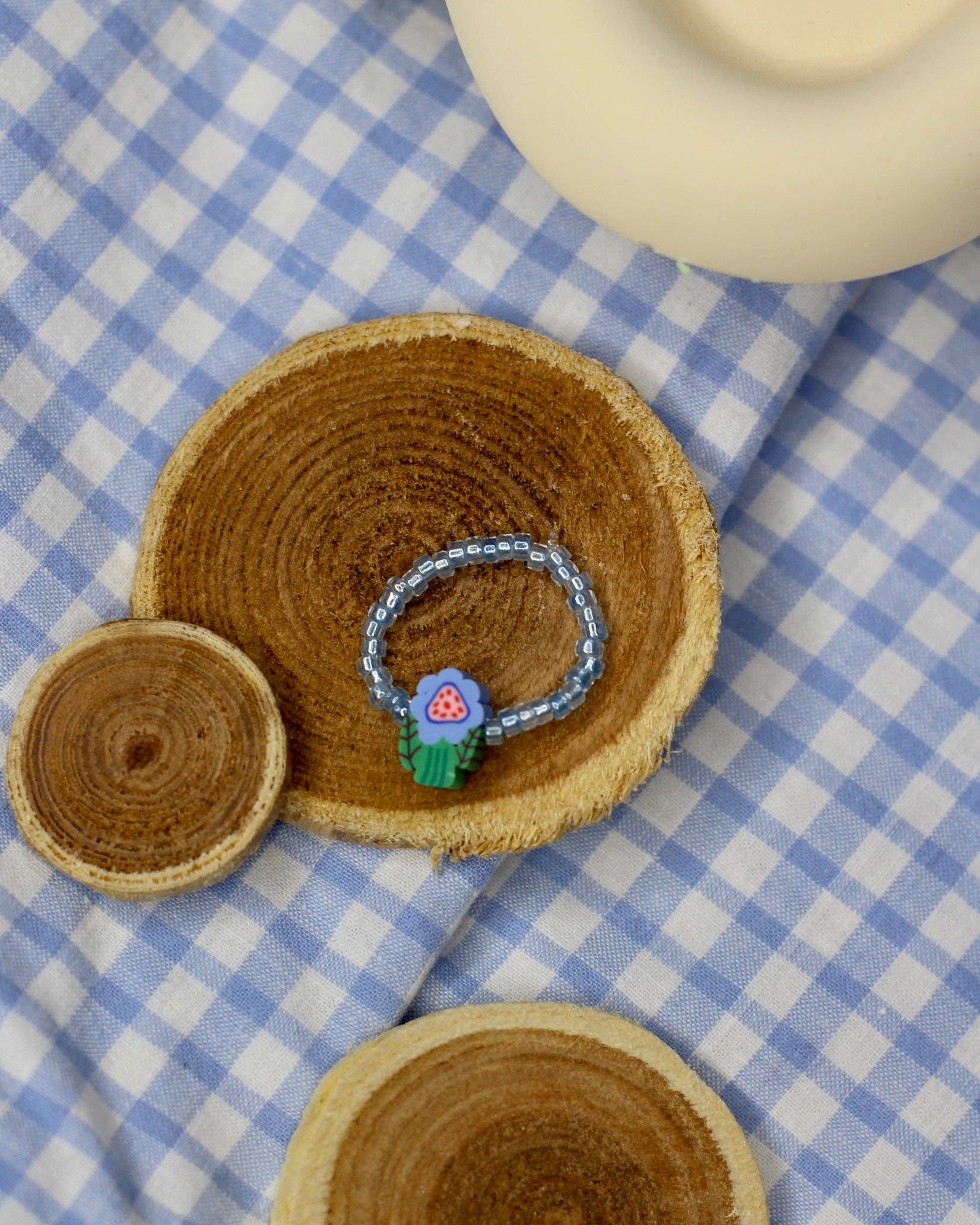 Meet me at the corner - Wholesale Band/Stacked Ring - Flower beaded ring0