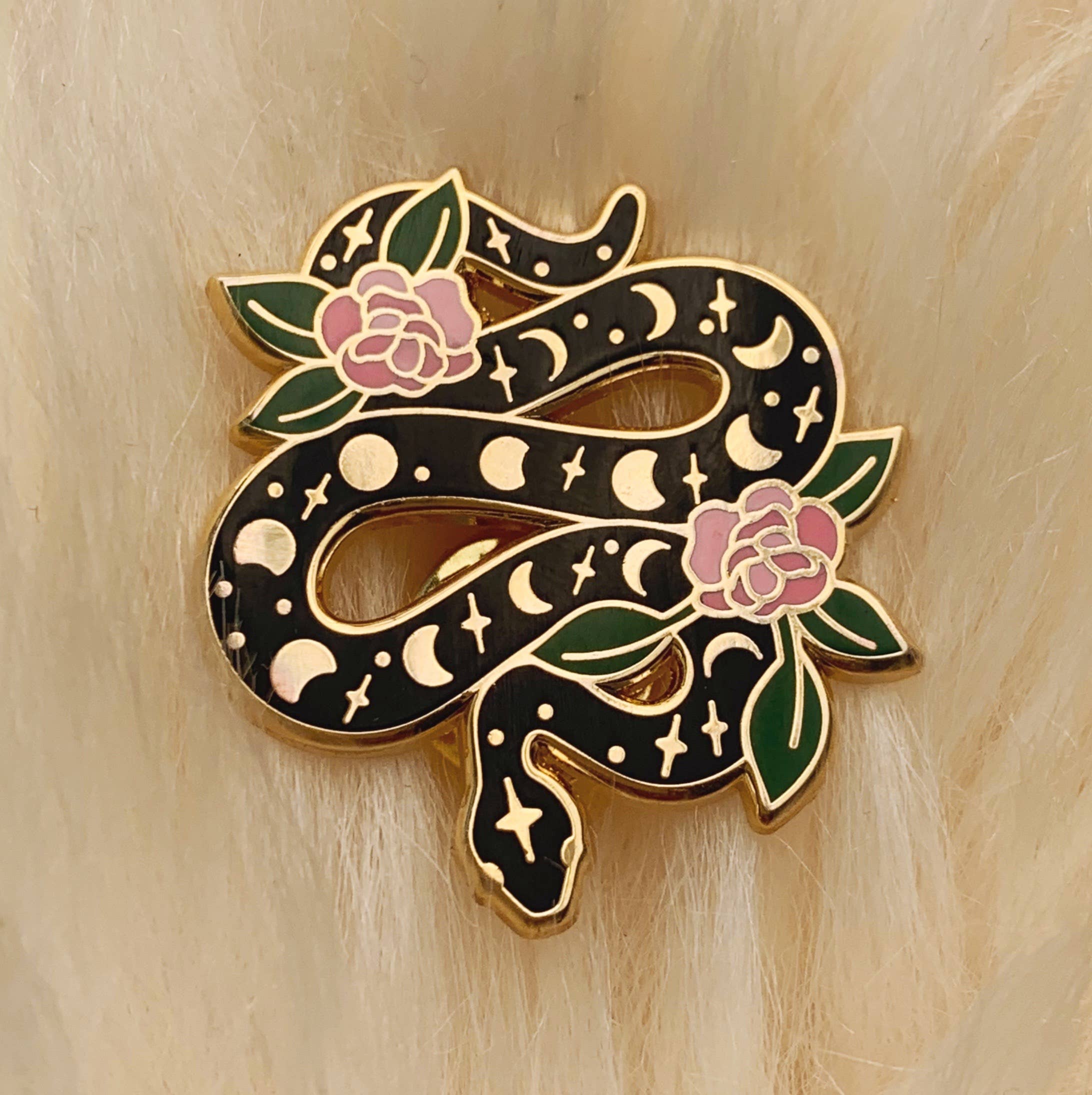 Wildflower + Co. - Wholesale Lapel Pin/Button - Serpent Enamel Pin1