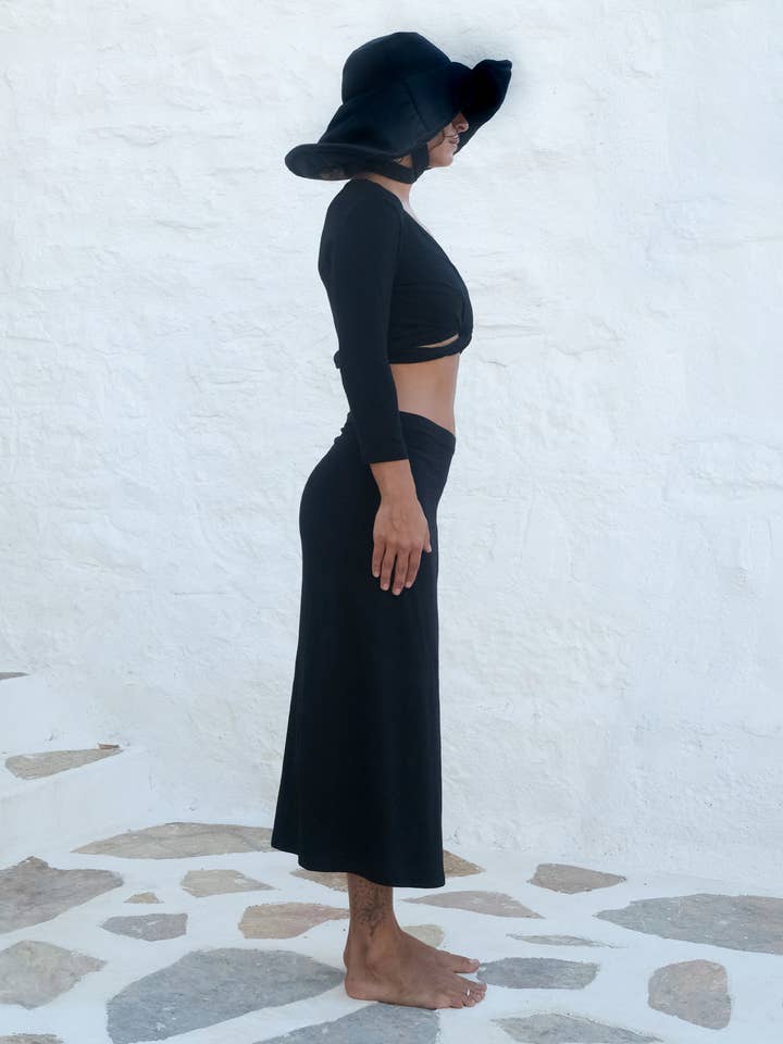 Black Long Pareo for wholesale on Faire