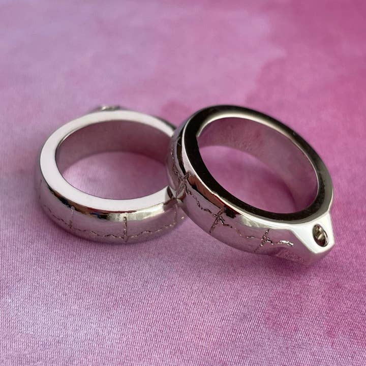 Ring om bedeltje voor wholesale door Rad Girl Creations