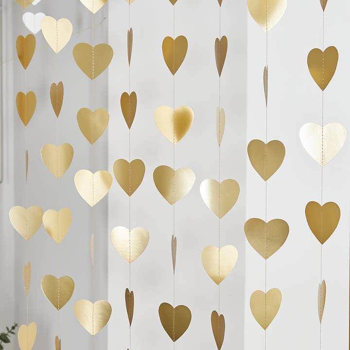 Hootyballoo by Club Green - Wholesale Bunting/Garland - Gold Heart Backdrop 20m