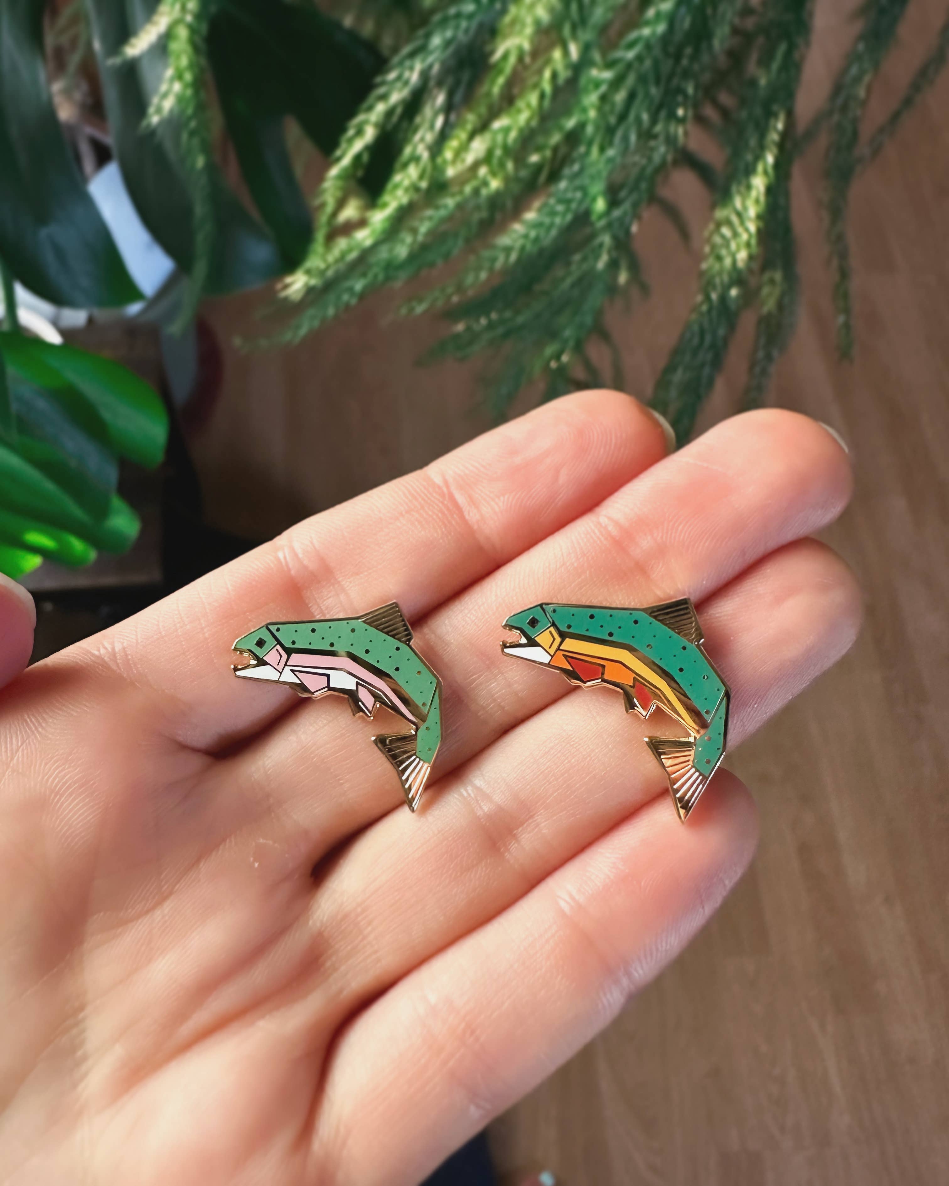 Prairi Lu Studio – Großhandel Anstecker/Button – Brook Forelle Emaille1