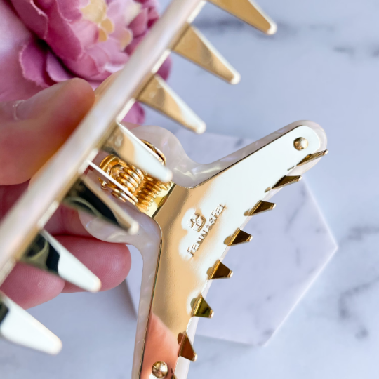 Fenna&Fei – Großhandel Haarclip – Damen – Französische Kralle im Kosmos | Schwarz Lila Gold Blau Irisierende Acetatkralle6