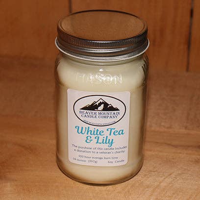 Bougie au thé blanc et au lys de soja pour la vente par Beaver Mountain Candle Company