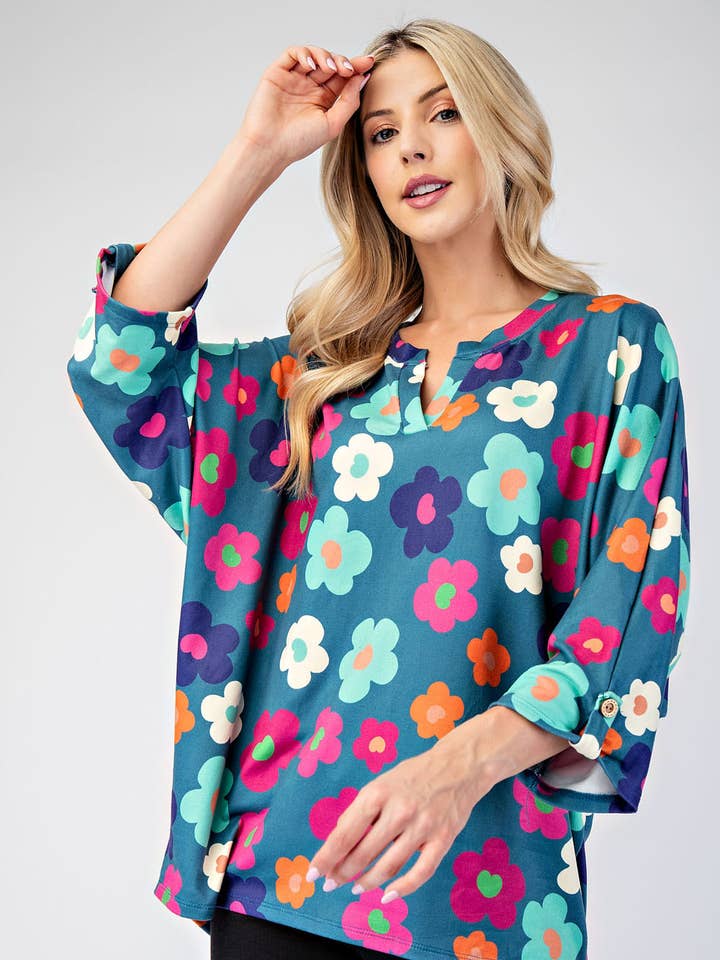 TOP MIT BLUMENMUSTER UND V-AUSSCHNITT IN ÜBERGRÖSSE -CT43802C-PL für den Großhandel von Celeste Clothing