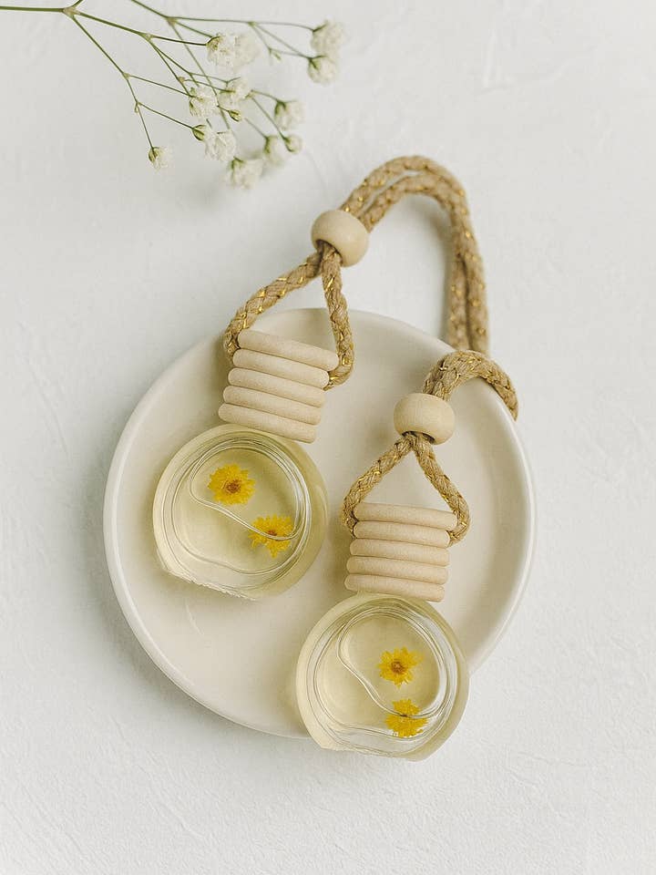 Daisy Car Diffuser  for wholesale by Lunastry
