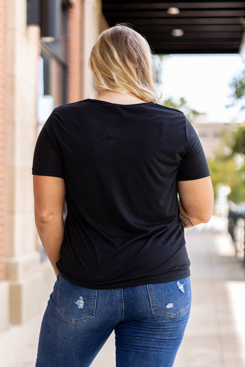 Black Crewneck Tee for wholesale on Faire6