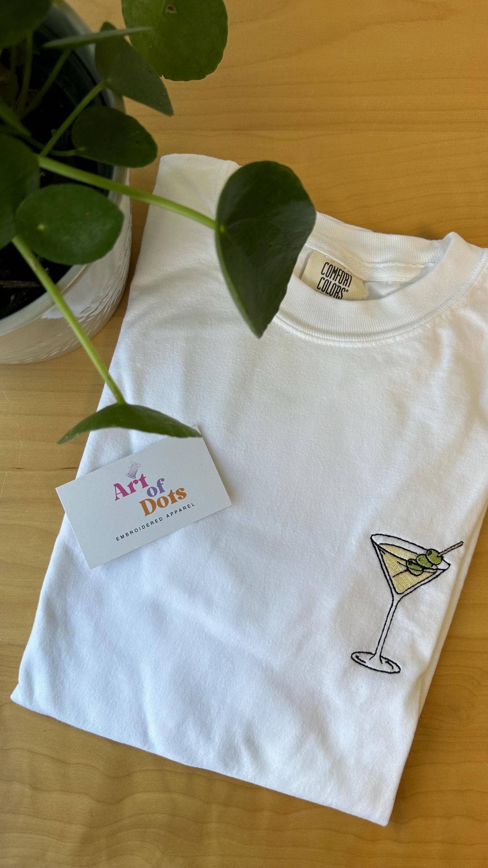 ART OF DOTS - Vente T-shirt – femme - Chemise à cocktail Martini brodée pour occasions spéciales #21
