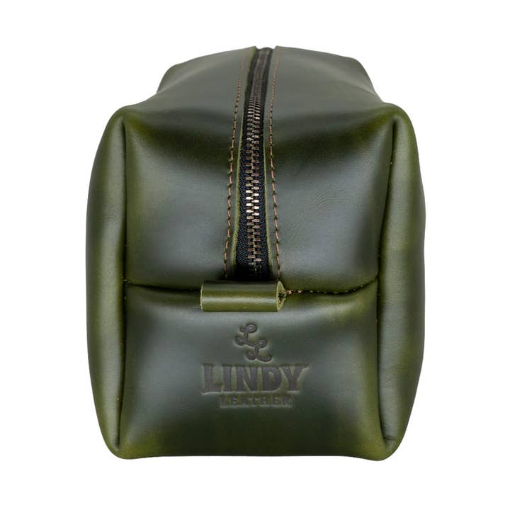 Trousse de toilette - L’indispensable de voyage pour homme pour la vente par Lindy Leather