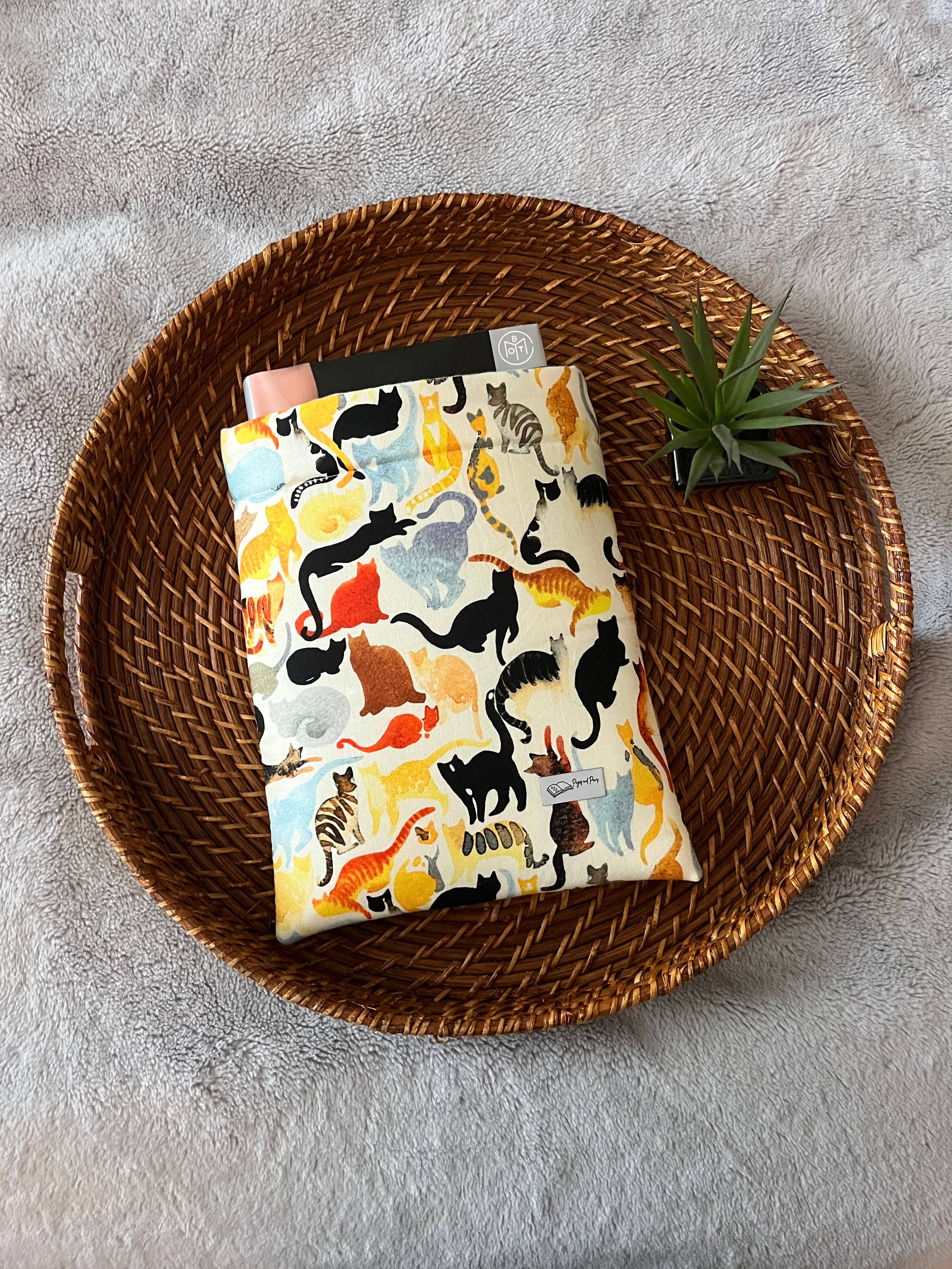 Pages and Paws – Capa de livro por atacado – Capa de livro para gatos em aquarela colorida3