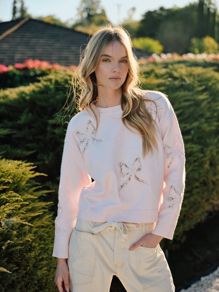 Camisola com gola redonda bordada em renda MAS3202 por atacado de Aaron & Amber