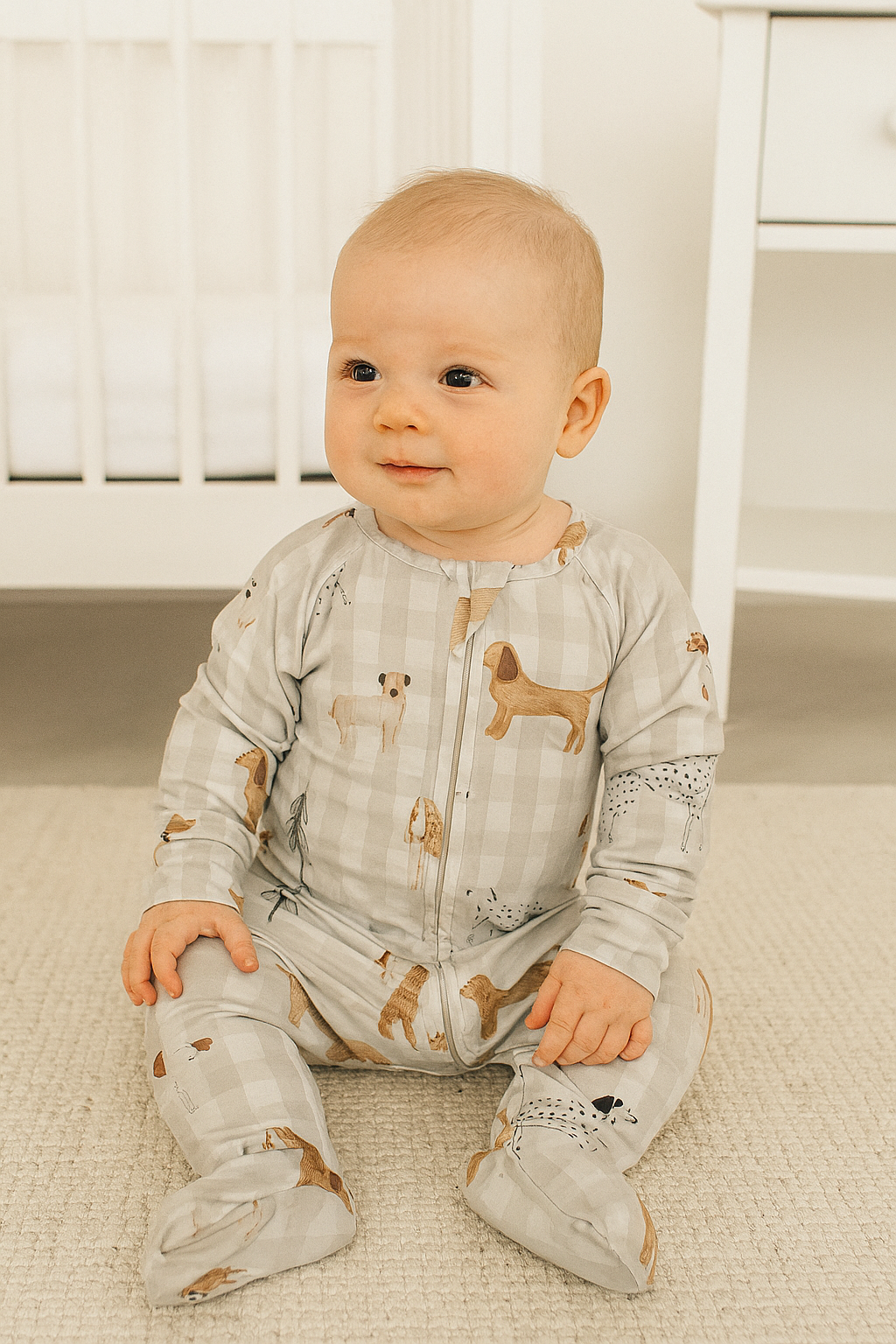 Tiny toes Baby Co - Venta al por mayor Peto - Bebés - Mono de cremallera de bambú Checkered Dogs1