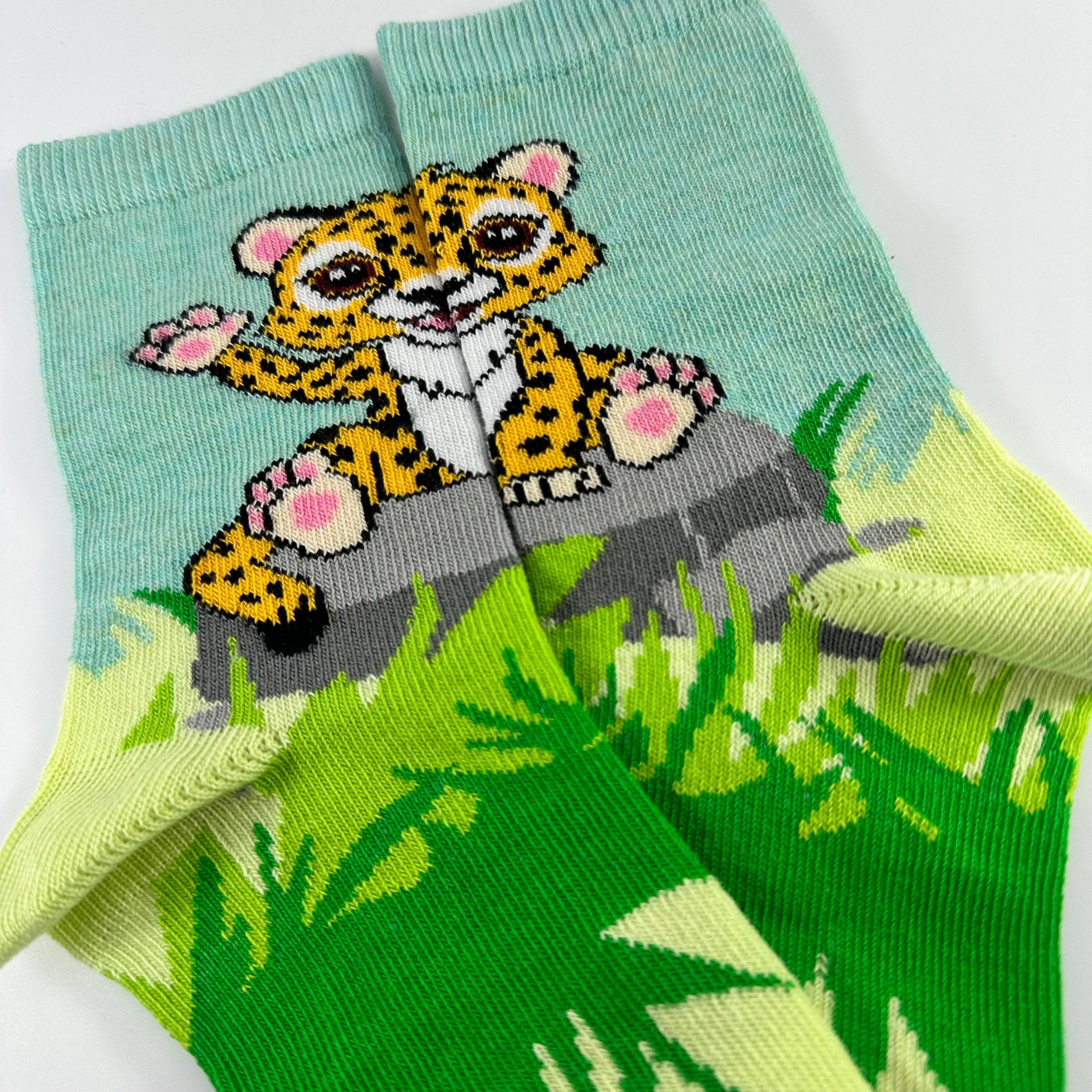 Sock Panda - Wholesale Socks - Kids - Waving Cheetah Socks from the Sock Panda (Ages 3-7)2