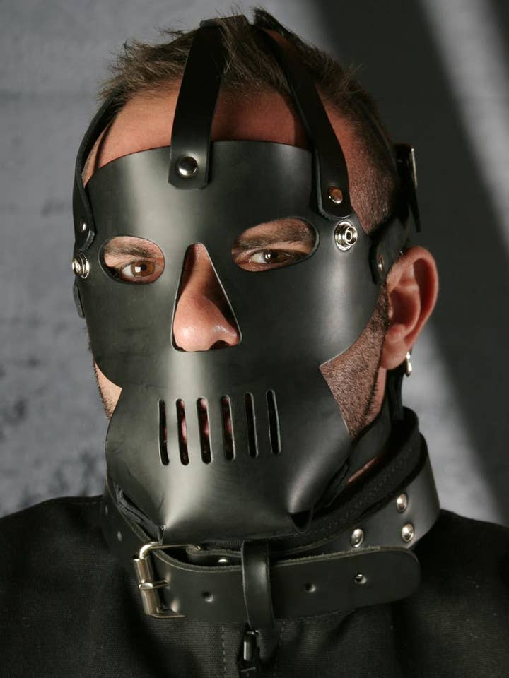 Strafferen Masken for engroshandel hos The Stockroom