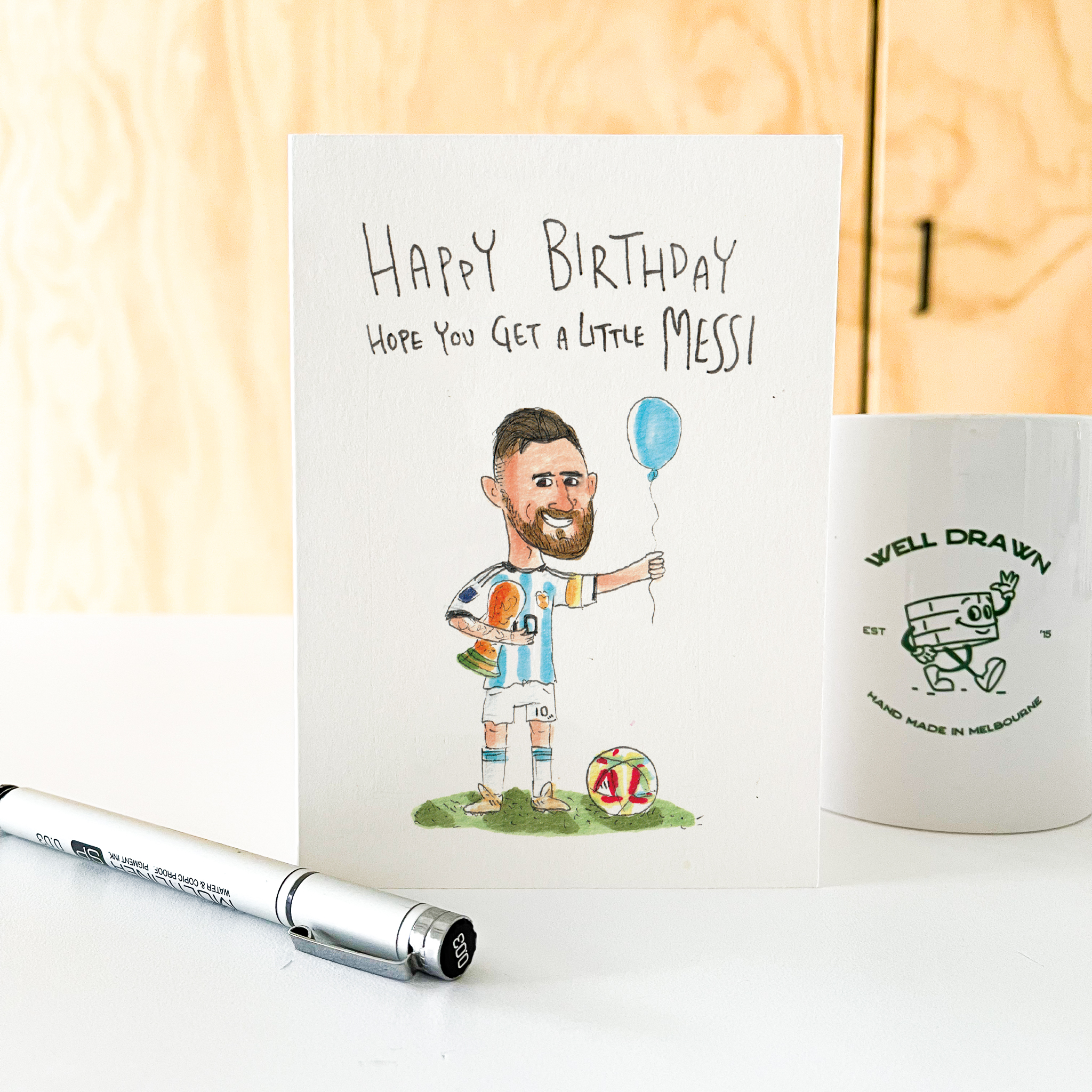 Well Drawn – Engroshandel Fødselsdagskort – Tillykke med fødselsdagen, håber du får lidt Messi4