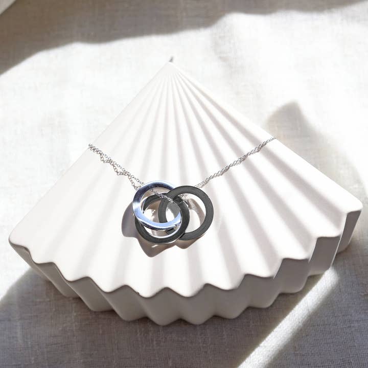 Three Intertwined Circles Necklace – I Become - Silver for wholesale by Visée Bijoux
