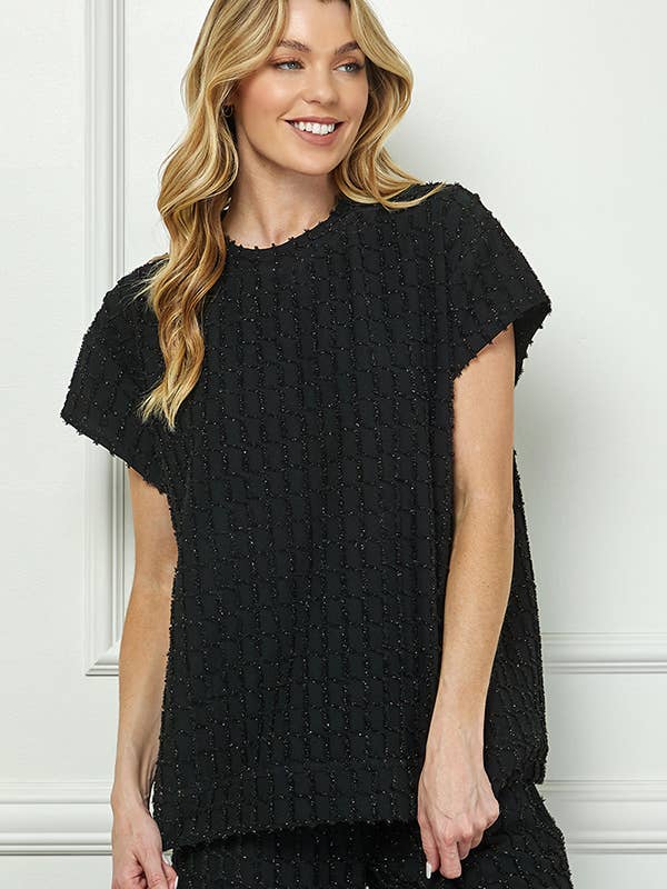 Haut en maille pailleté à texture douce T3726 avec coupe décontractée et confortable. pour la vente par See and Be Seen