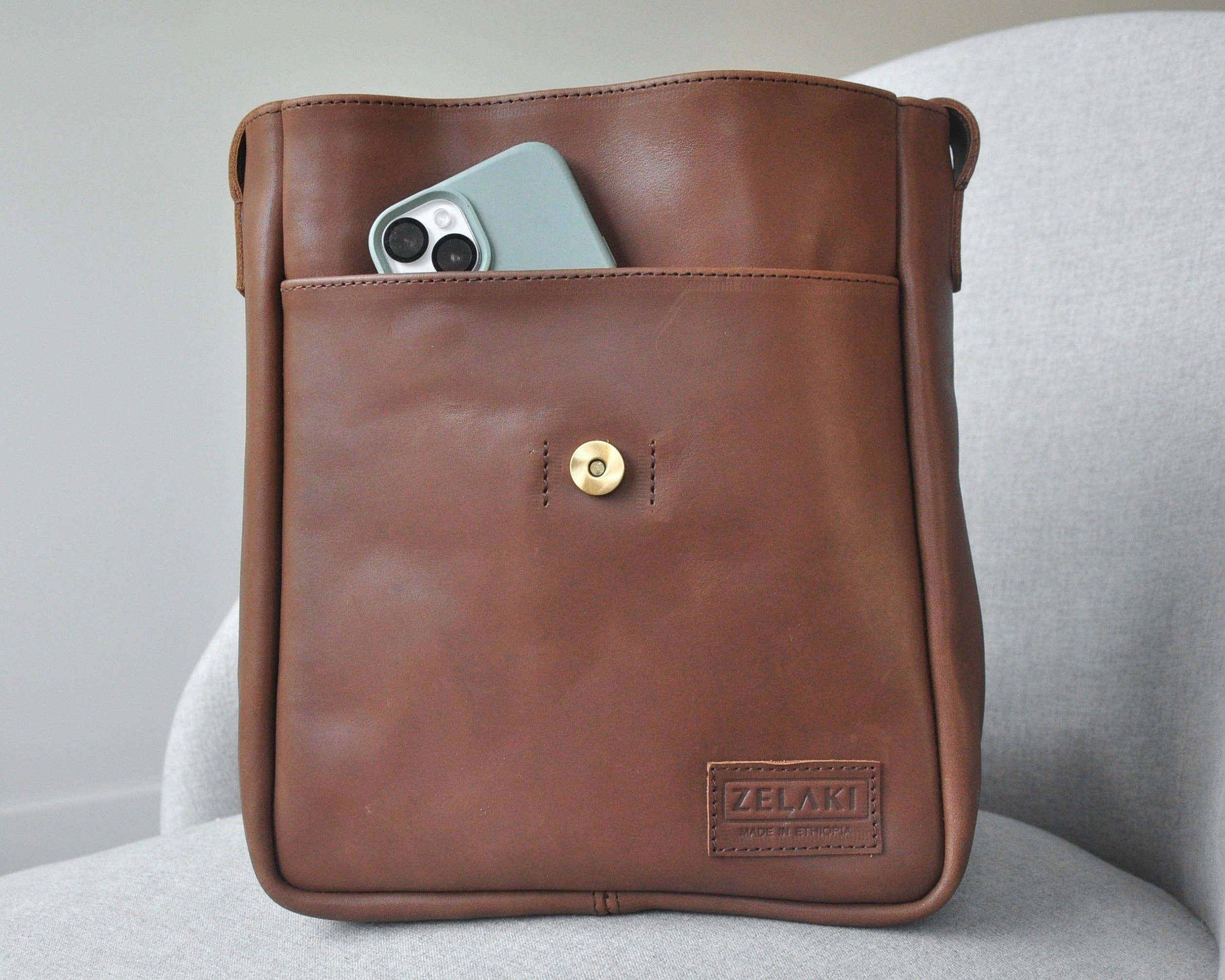 Zelaki Leather Company - Wholesale Crossbody Bag - Women's - Sira Crossbody Bag | Leather Messenger Purse | Unisex Bag13