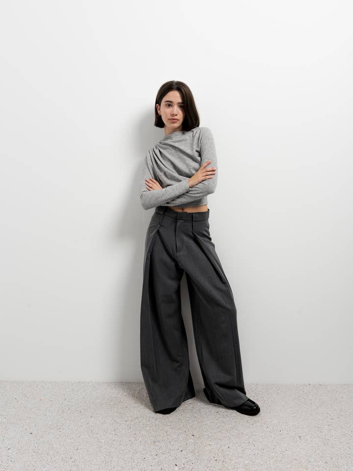 Grigio PANTALONI CON PINZETTE in vendita all'ingrosso su Faire0