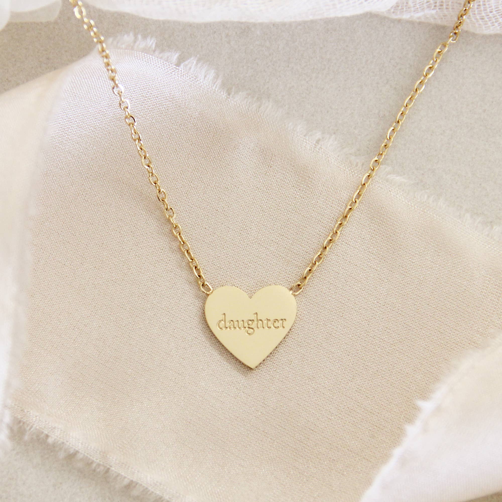 LoveStory Collection – Engroshandel Halskæde med vedhæng – Datter, Arving Hjertehalskæde, Romerne 8:16-172