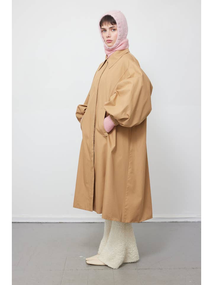 Sand Flekkpetrell mac coat for wholesale on Faire1