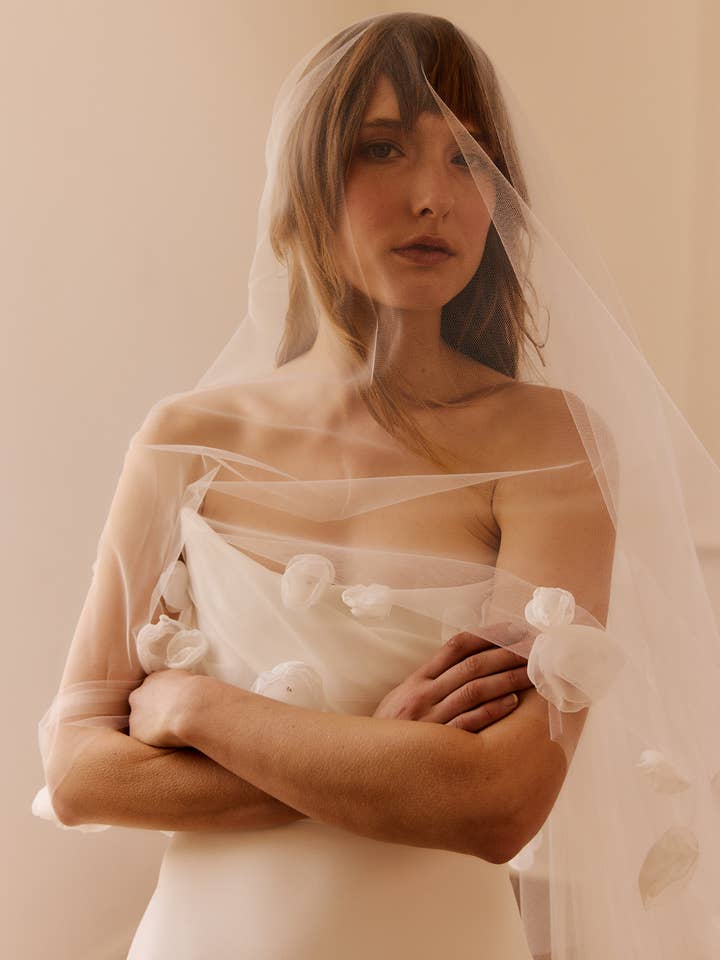 Jolene 3D Organza Floral Veil for wholesale by Dove Grey Accessories