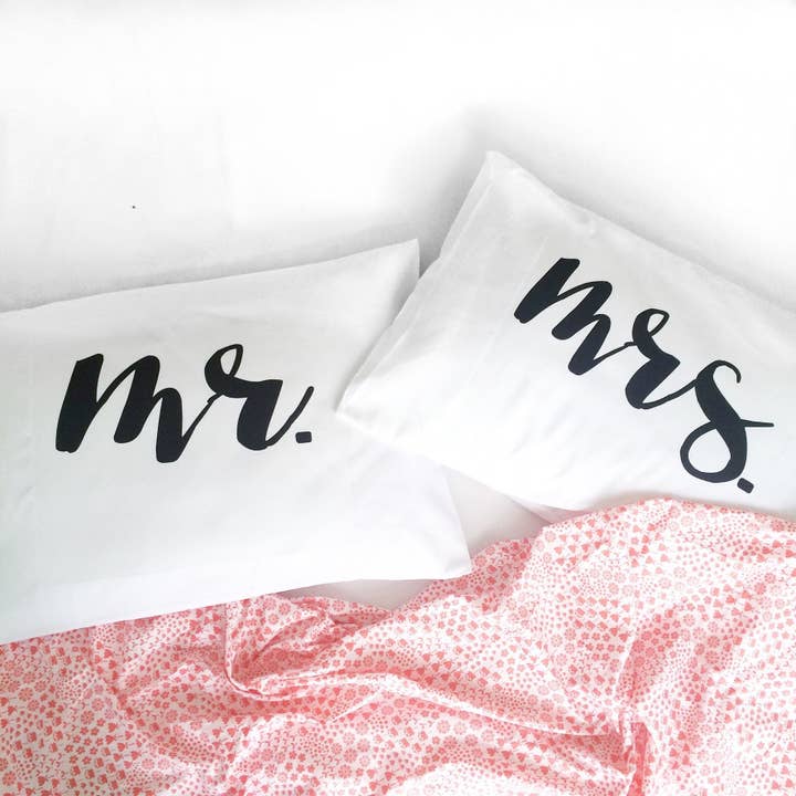 Oh, Susannah - Wholesale Bedding Pillowcase/Sham - Mr & Mrs Couples Pillowcases (Script Font)