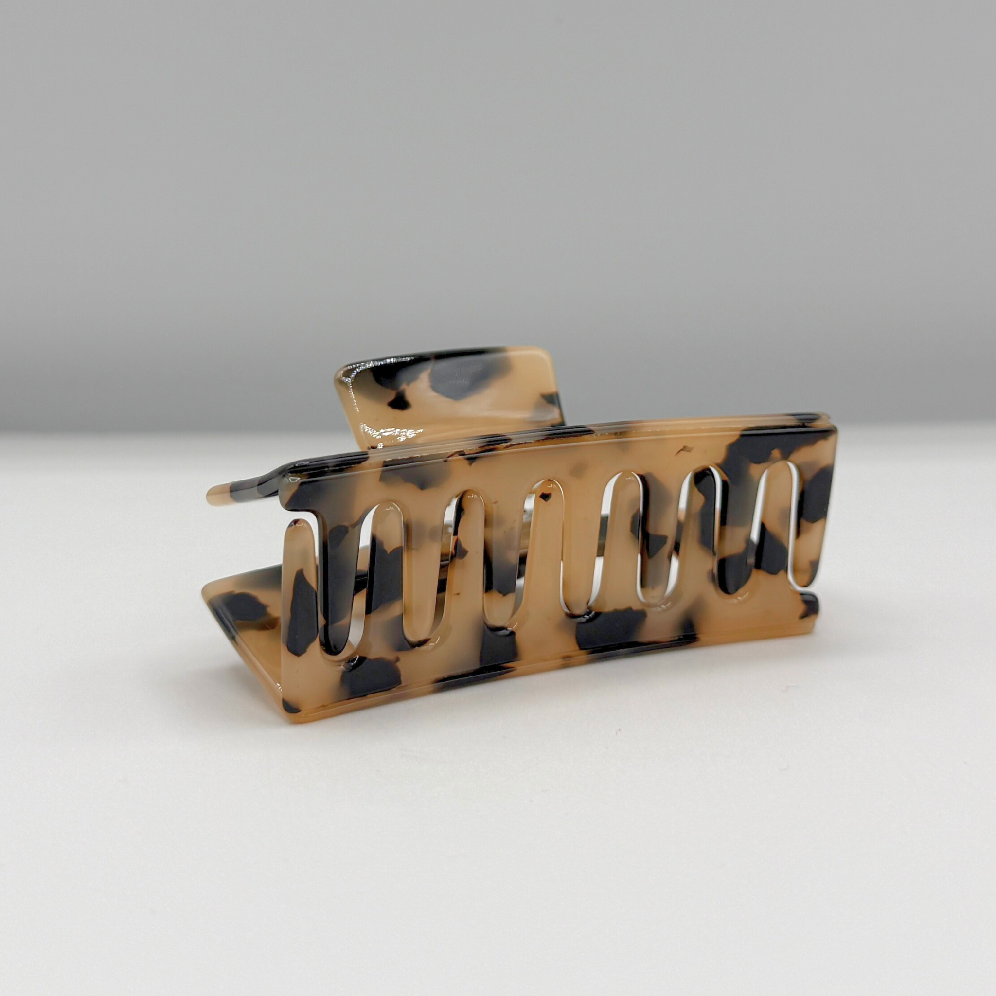 Love Attack - Wholesale Hair Clip - Women's - Sara Cellulose Acetate Hair Claw Clips50