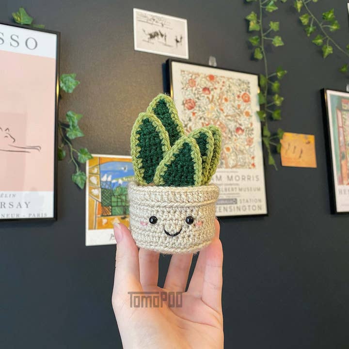TOMOPOD LLC - Wholesale Decorative tabletop object - Crochet Succulent Plant, Amigurumi Plant, Office Desk Decor
