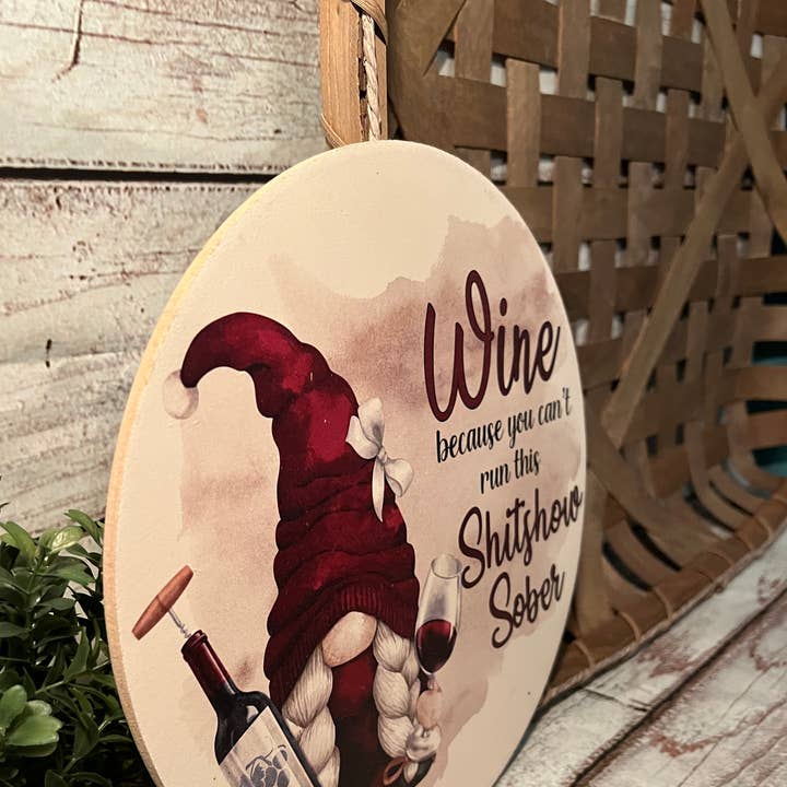 Wijnbord, wijndecor, grappig wijnbord, wijnkabouter, cadeau voor voor wholesale door Southern Roots Designs
