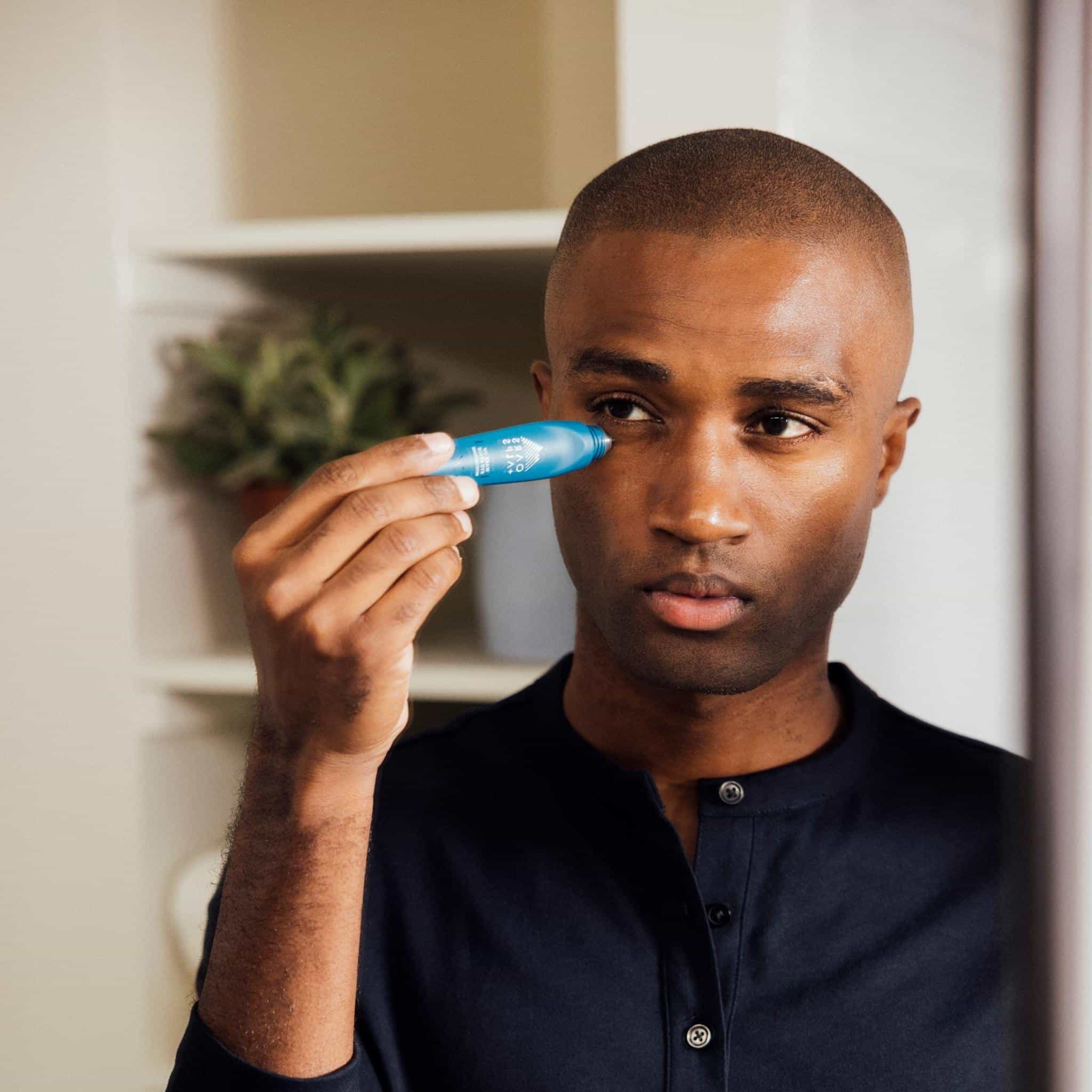 Oars + Alps - Vente Crèmes/gels contour des yeux - Roll-on Réveil pour les Yeux des Hommes et Décongestionnant pour les Yeux, Infusé à la Caféine3