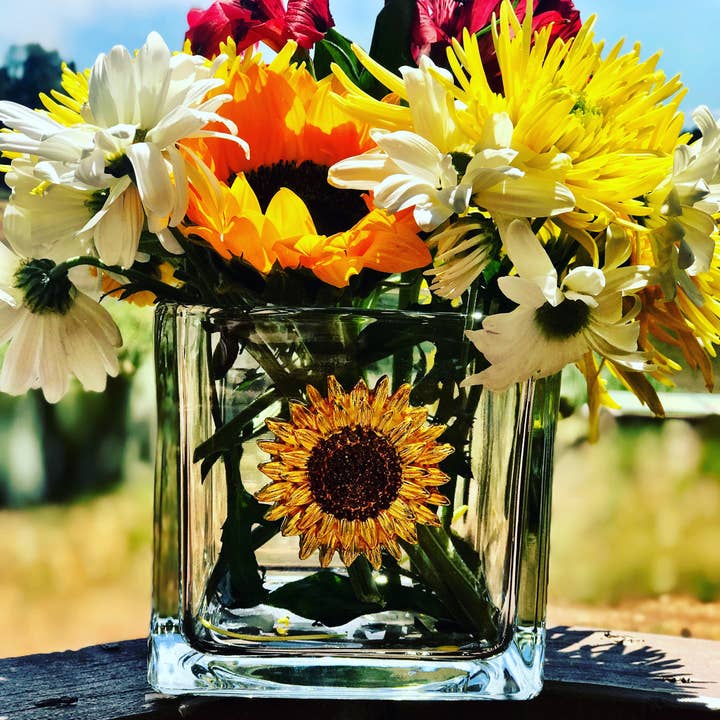 The Queens' Jewels® – Engroshandel Lyseholder – Solsikke Jeweled 4x4 lysestage Vase1