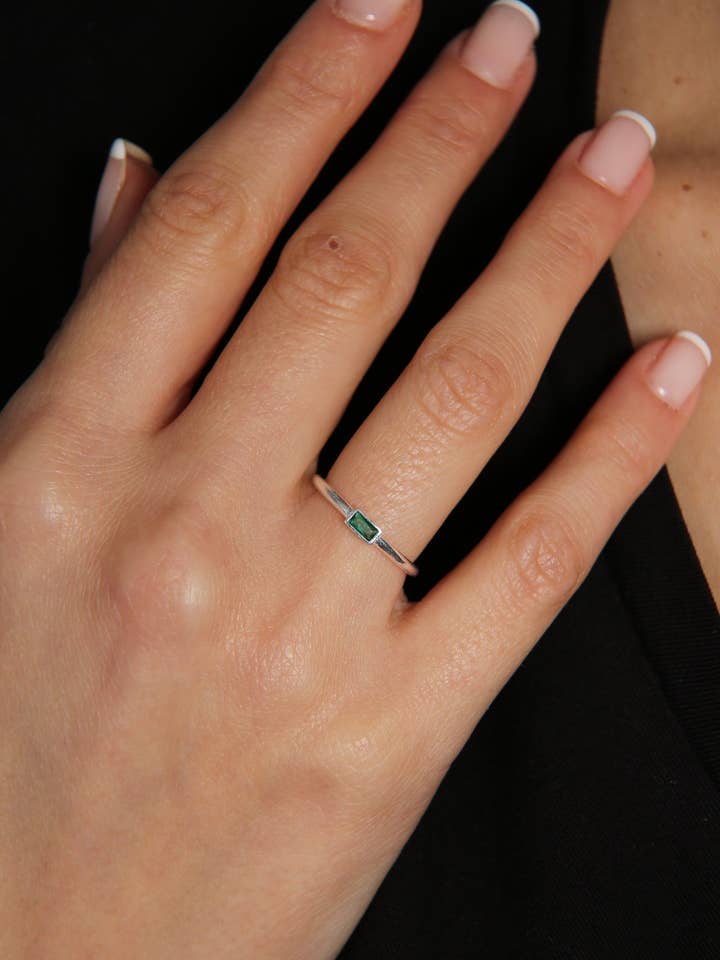 Dames elegante ring met siersteen van 925 sterling zilver groothandel voor wholesale door Volenia Silver