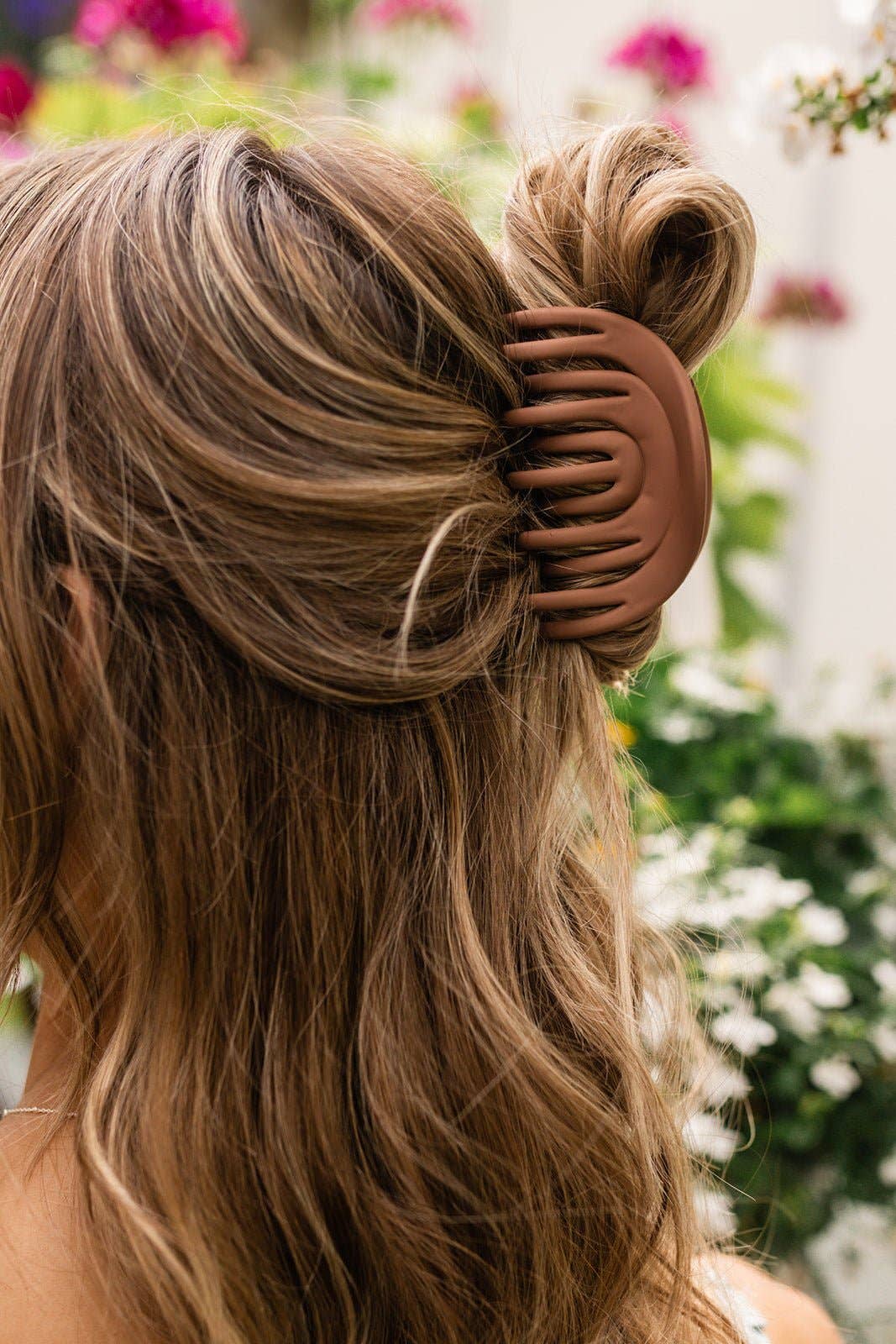 Shop Andi - Wholesale Hair Clip - Women's - Rainbow Claw Clip10