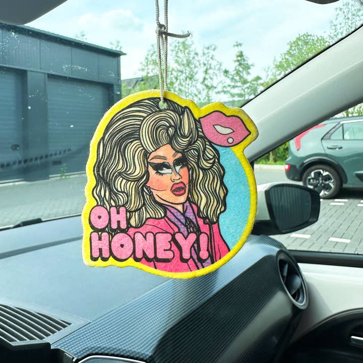 Studio Soph (We Pay Your Import Fees - We Ship DDP) – Großhandel Auto-Lufterfrischer – Damen – Oh Honey! Trixie Mattel Drag Queen Lufterfrischer1