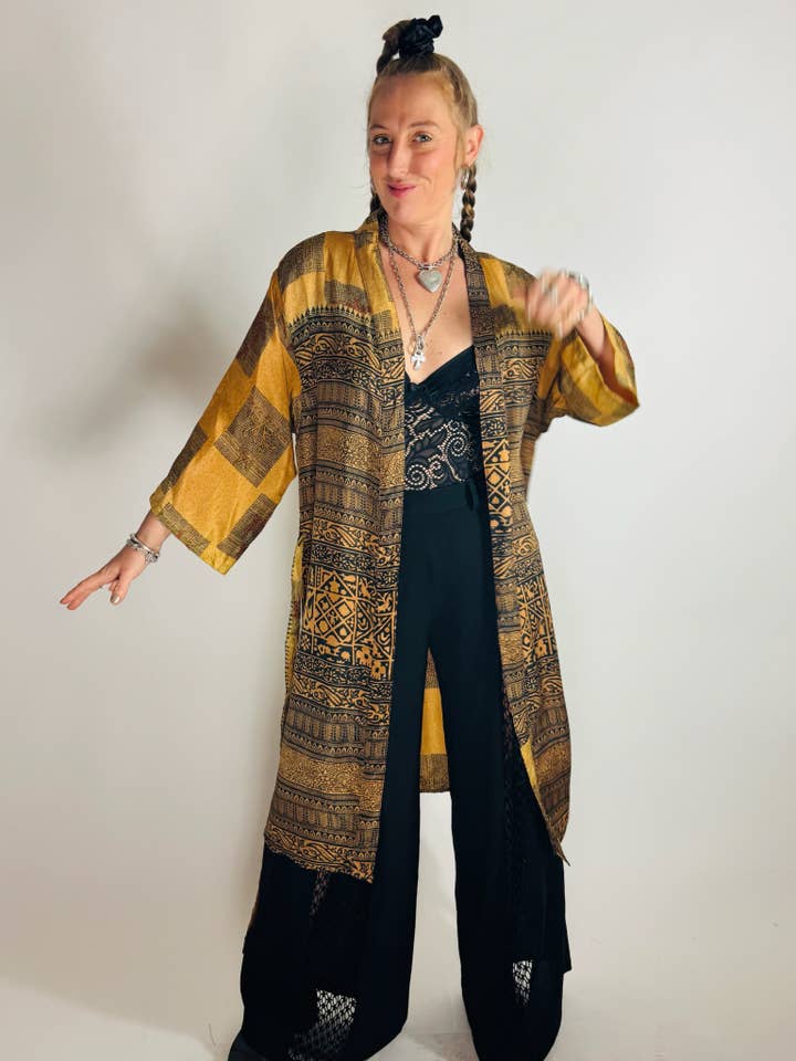 Vagabond Ibiza - Wholesale Kimono - Women's - The Kardash Kimono Mid-Length – Upcycled Vintage Sari Kimono
