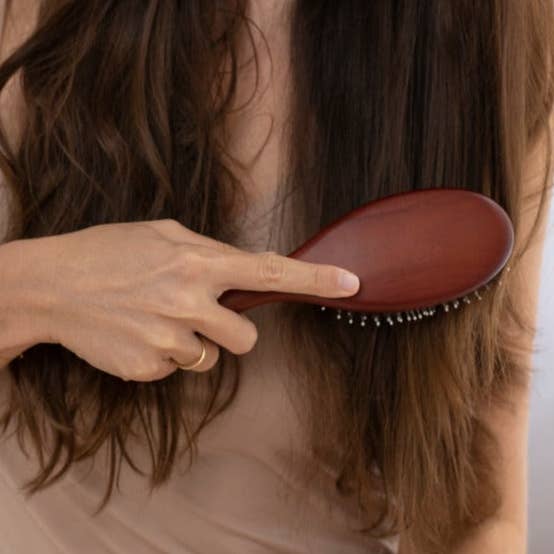 ISeelk - Wholesale Hair Brush/Comb - Wooden hairbrush with wild boar bristles.0