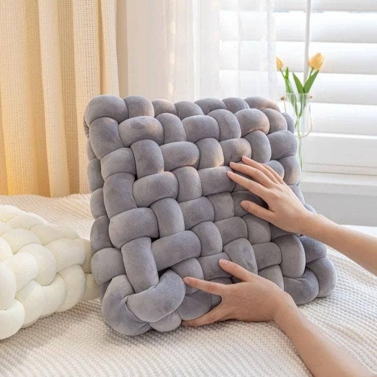 VIGOR - Wholesale Throw/Decorative Pillow - Luxury Home Decor Hand-weave Cushion Lamb Wool Knot Throw1