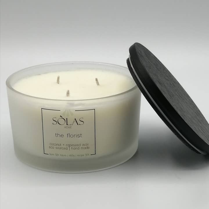 Bougie Parfumée en Verre Givré à Trois Mèches Extra Large, 50cl pour la vente par SÒLAS Home