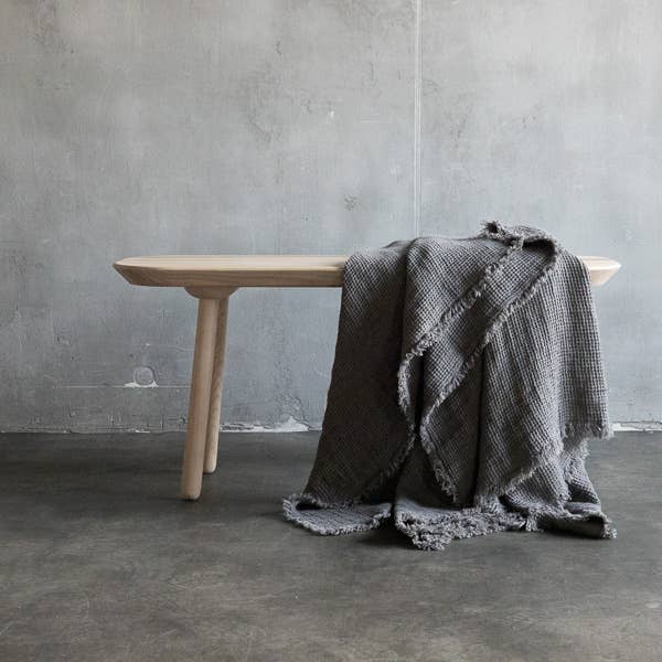 LinenMe - Wholesale Throw Blanket - Linen Throw With Fringes Steel Grey Washed Waffle1