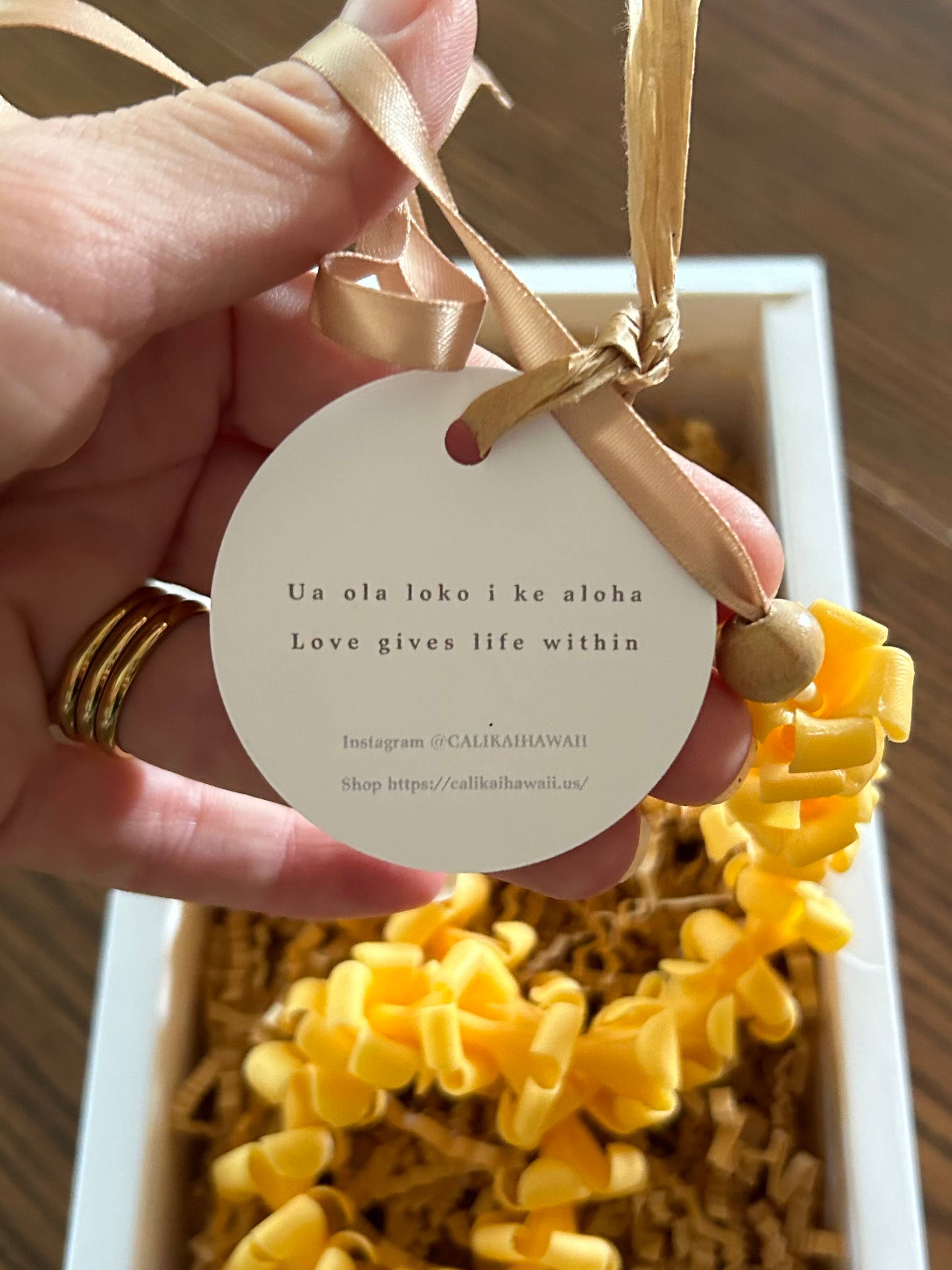 Cali Kai Hawaii - Vente Collier de perles - Lei réglable en fleur d'argile Puakenikeni4