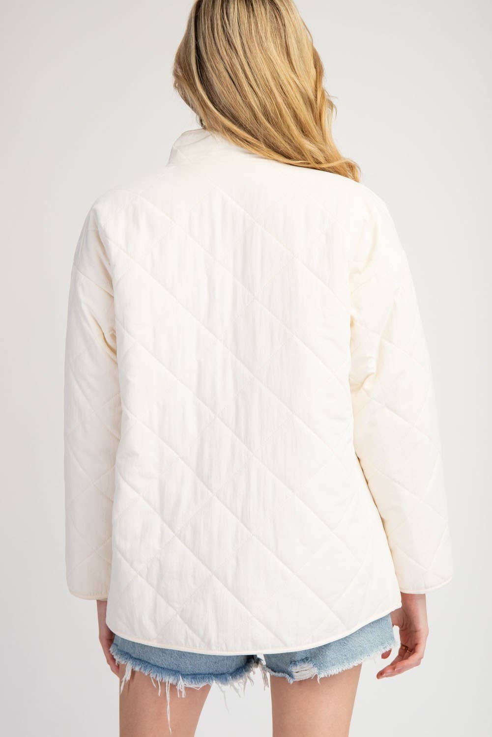 Peace Love Line - Vente Veste – femme - PL3934 - VESTE MATELASSÉE À MANCHES LONGUES ET BOUTON-PRESSION9