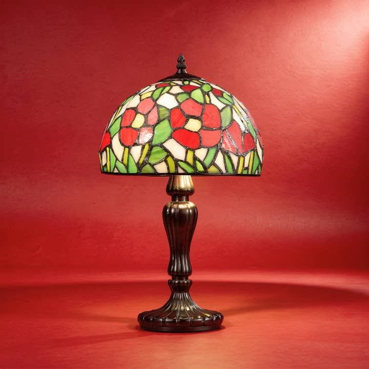 Lampe de table en verre teinté avec fleurs rouges Genevieve de 17" pour la vente par River of Goods