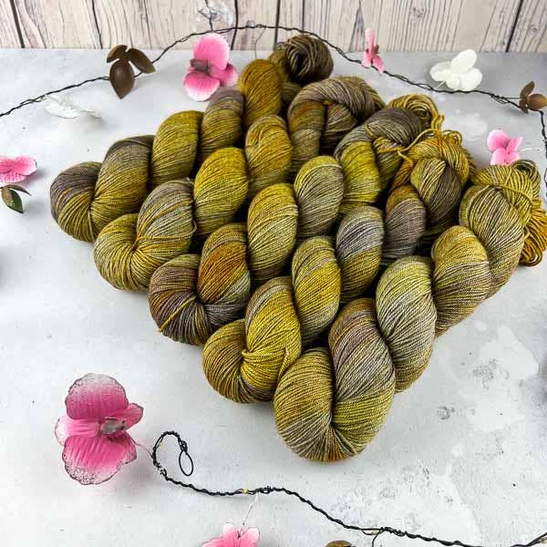 Orchidean Luxury Yarns – wholesale Yarn – Mulberino 4ply Merino Silk and Yak yarn dyed to order