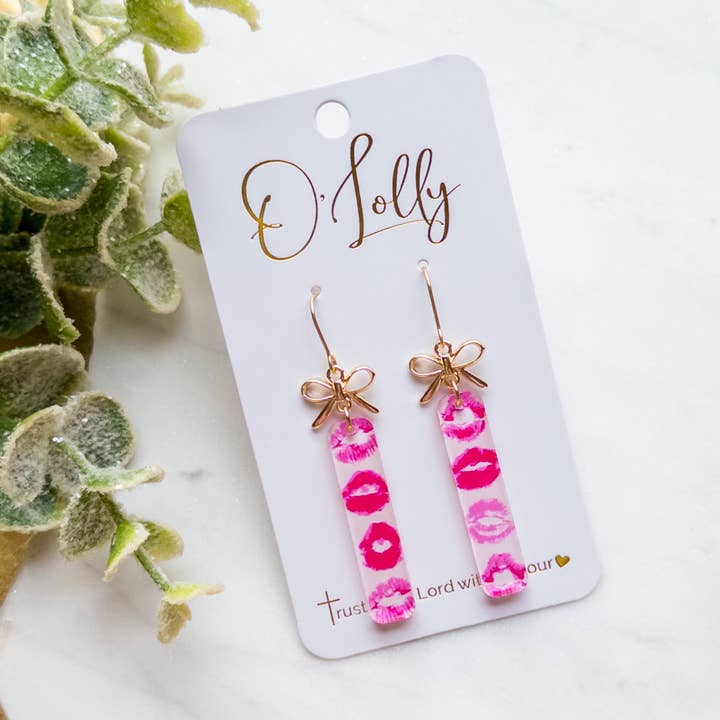 Pink Kisses on Acrylic Bar w/Gold Bow Earrings for wholesale by O’Lolly Jewelry