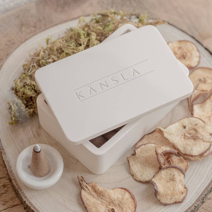 Oakmoss & Pear Incense Cones for wholesale by kansla