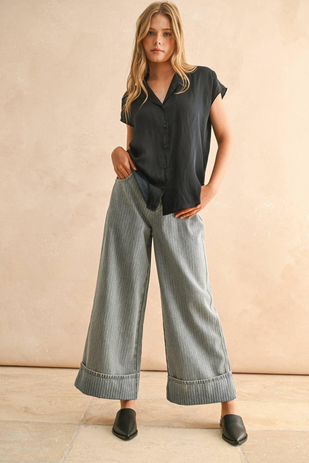 MIOU MUSE – Großhandel Hemd mit Button-down-Kragen – Damen – MMT1194   KNOPF-DOWN-HEMD MIT KAPPENÄRMELN23