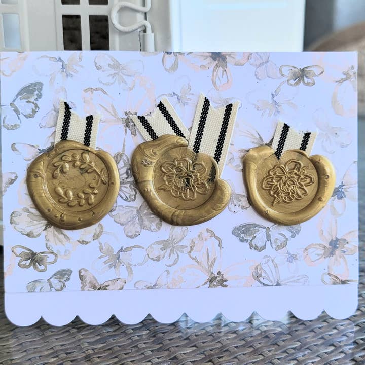 Golden Seals Scalloped Notecard for wholesale by Notebellish