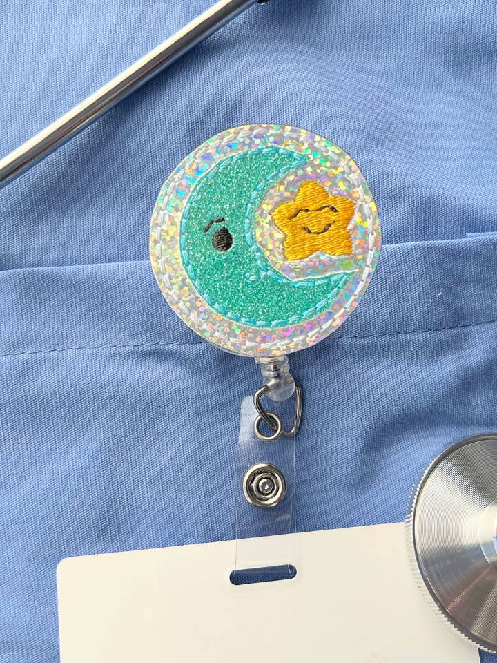 Bobine de badge d'identification médicale rétractable Moon and Stars pour la vente par Meeko’s Must Haves